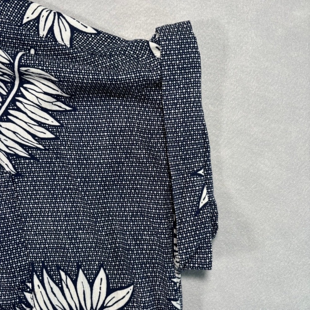 Old Navy Womens XL Navy Blue White Tropical Leaf Print Cotton Rayon Blouse Top - Picture 6 of 13